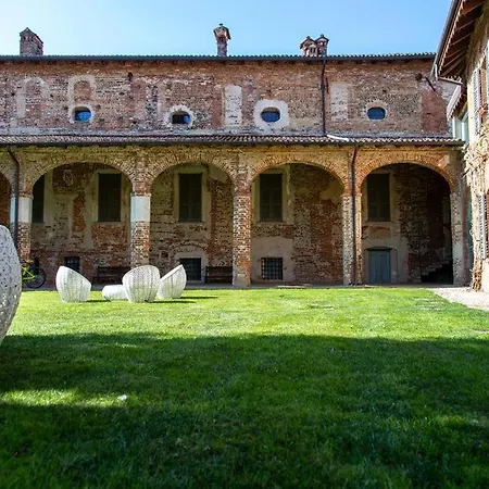 Castello Visconti *